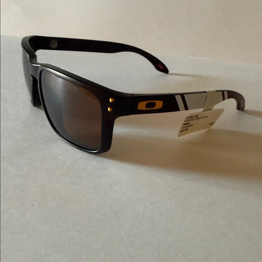 Oakley sunglasses Washington Football Team Holbrook™ special edition